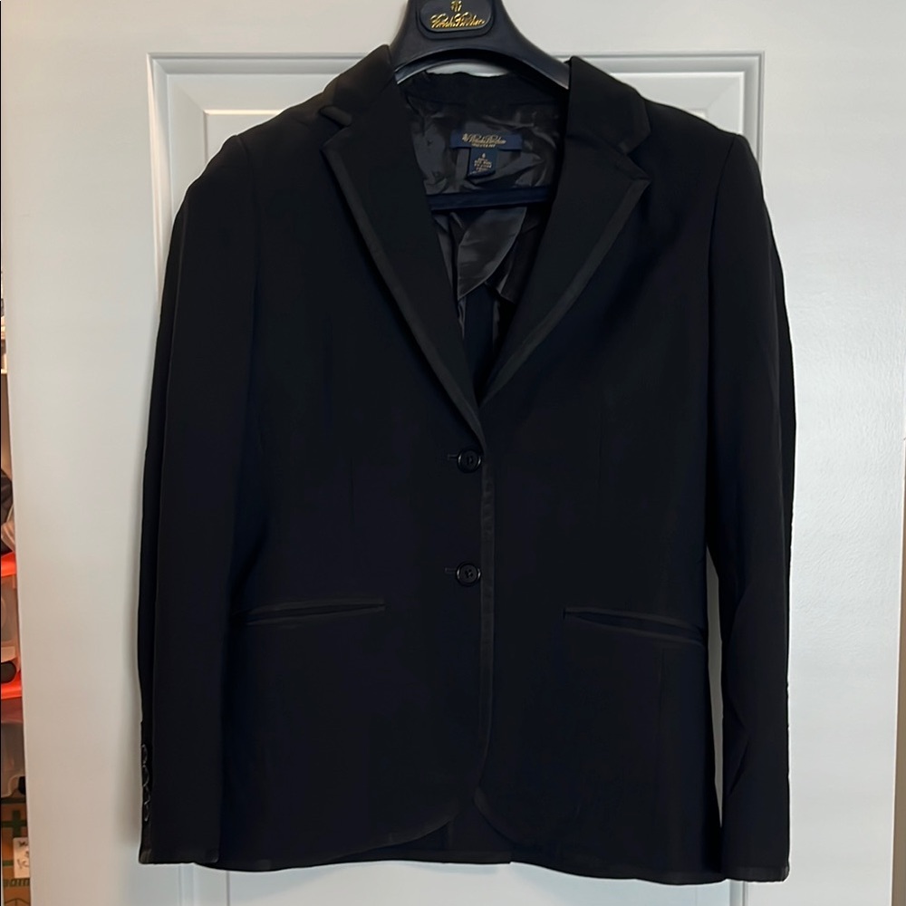 Brooks Brothers Women's Elegant Black Suit Jacket With Tuxedo Style Trim